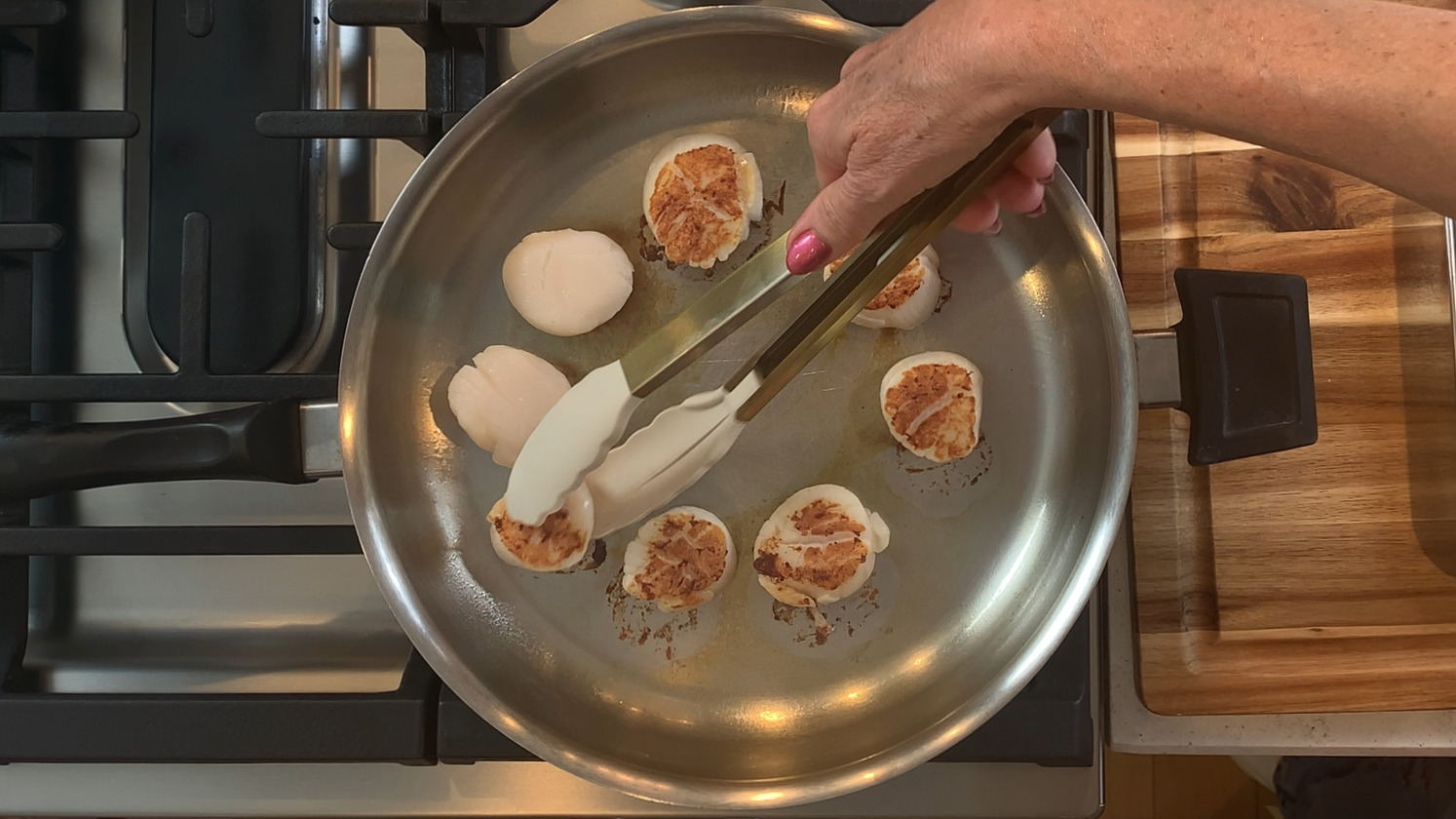 Pan-Seared Scallops (with Beurre Blanc)